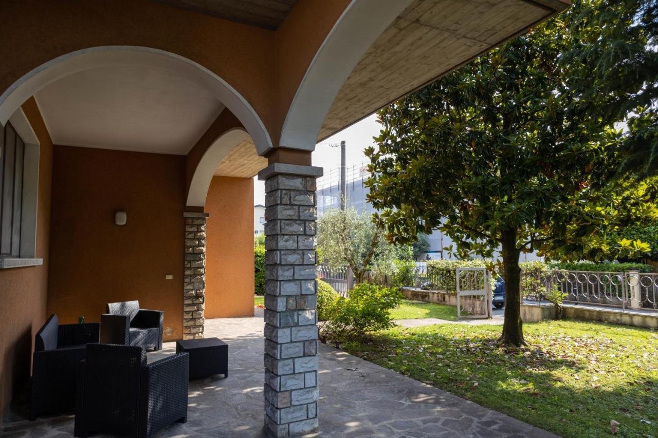 Вилла Casa Mercedes Дезенцано-дель-Гарда Экстерьер фото